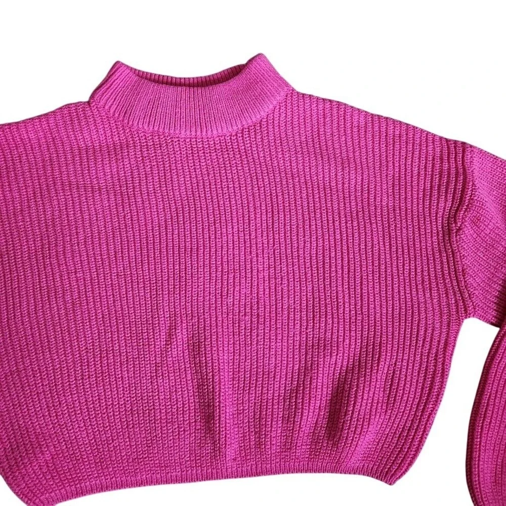 H&M Divided Hot Pink Cropped Mock Neck Ribbed‎ Knit Sweater Medium 109